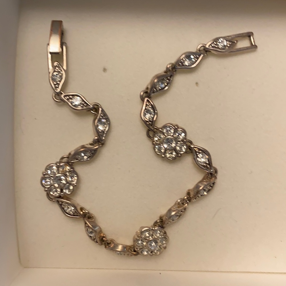 Floral rhinestone bracelet